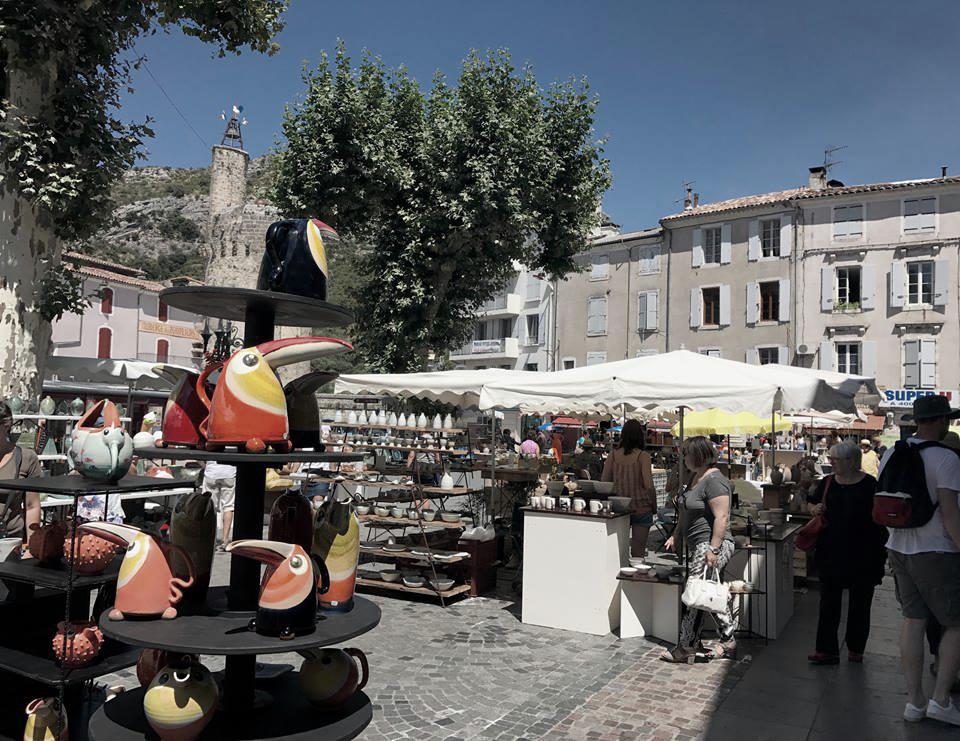 You are currently viewing Le Marché d’Anduze : Découvrez Quel Jour il Est Ouvert !