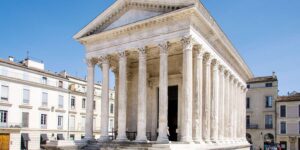 Read more about the article Explorez l’histoire et la grandeur de la maison Carrée à Nîmes