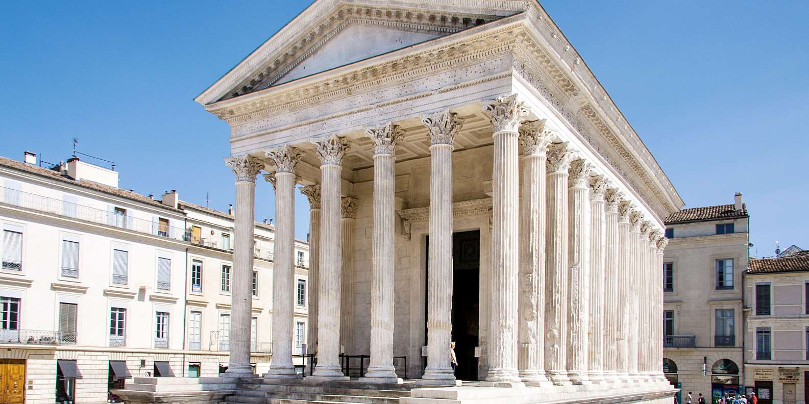 Read more about the article Explorez l’histoire et la grandeur de la maison Carrée à Nîmes