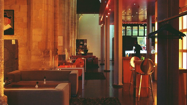 Read more about the article Comment jouer sur un casino en ligne Suisse dans un hotel en France ?